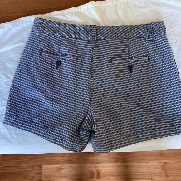 Preppy 4” Shorts by Gap - Picture 2 of 3